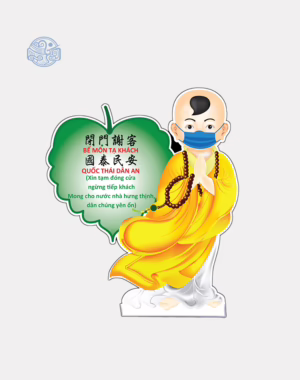 Tượng xốp Chú Tiểu Bình An nhắc đeo khẩu trang và sát khuẩn mùa COVID